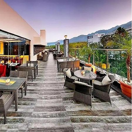 Hotel Satkar, Харидвар Экстерьер фото