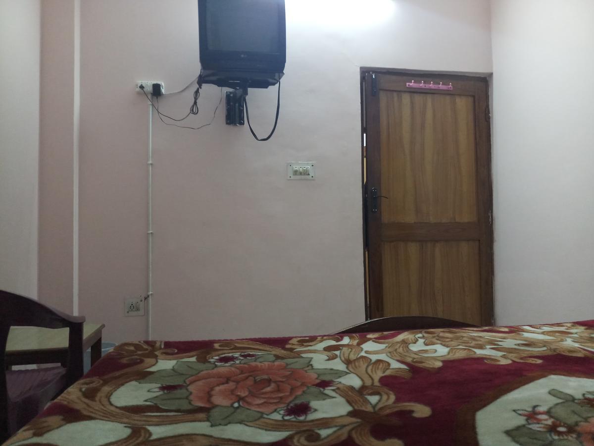 Hotel Satkar, Харидвар Экстерьер фото