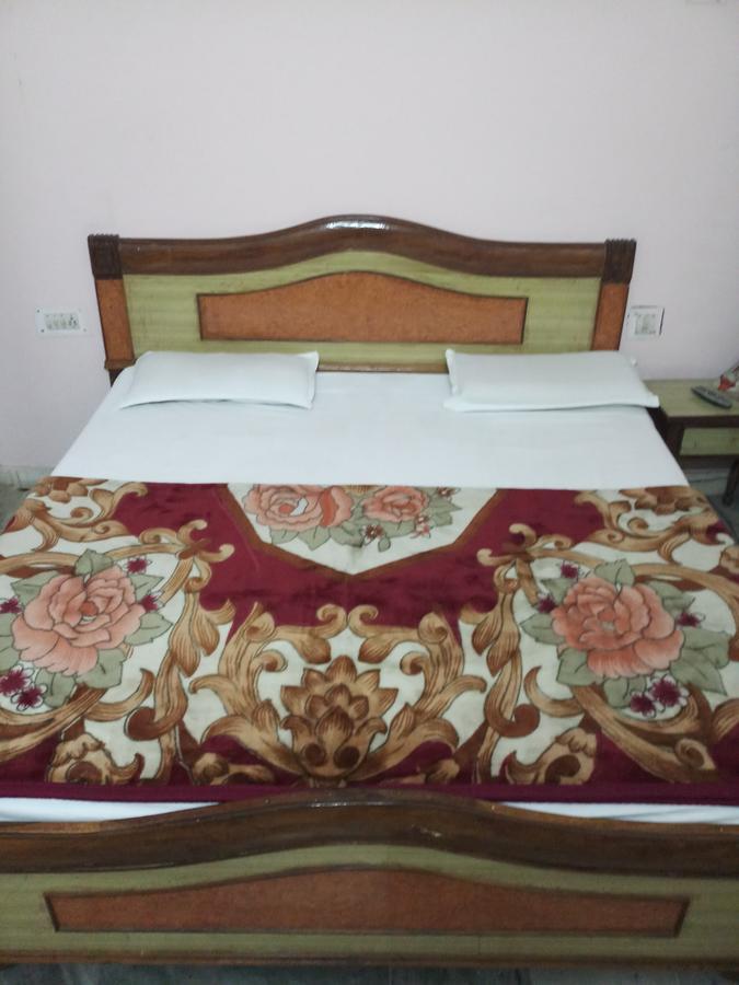 Hotel Satkar, Харидвар Экстерьер фото
