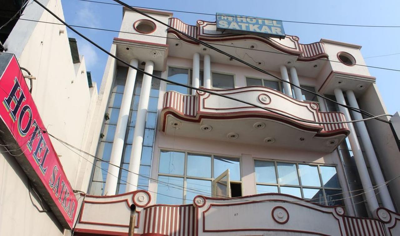 Hotel Satkar, Харидвар Экстерьер фото