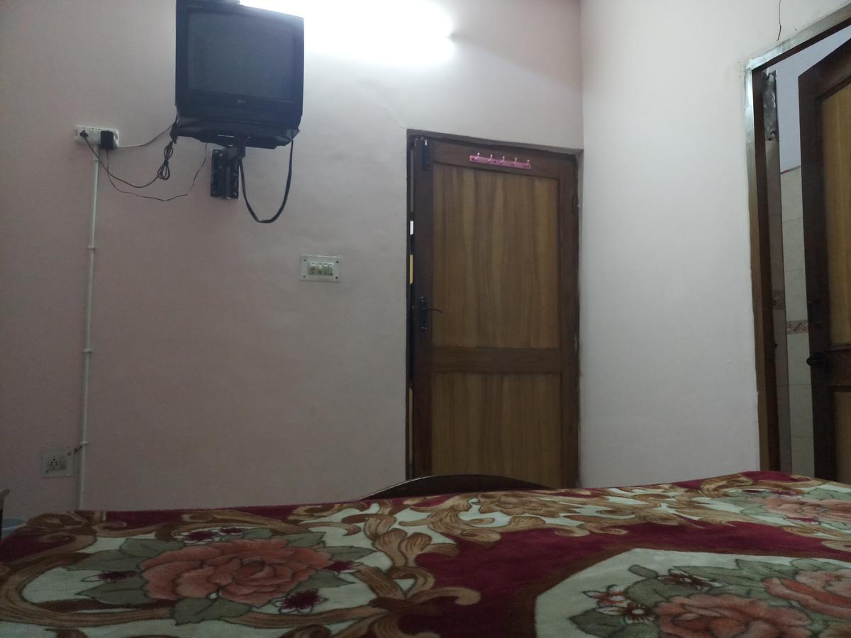Hotel Satkar, Харидвар Экстерьер фото
